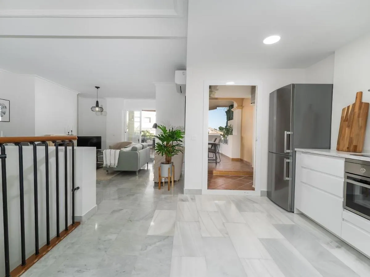 Senorio De Aloha 2 Bedroom Within Walking Distance To Puerto Banus Marbella