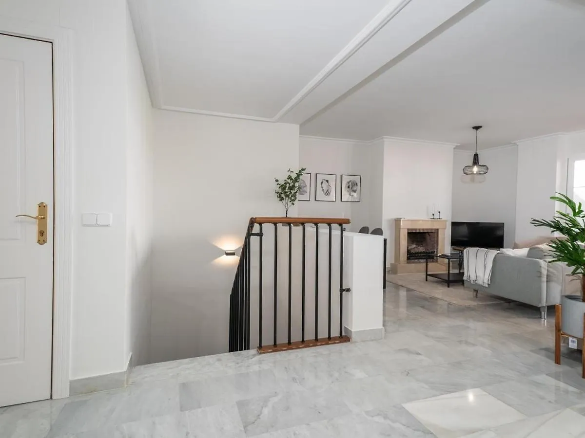 Senorio De Aloha 2 Bedroom Within Walking Distance To Puerto Banus Marbella