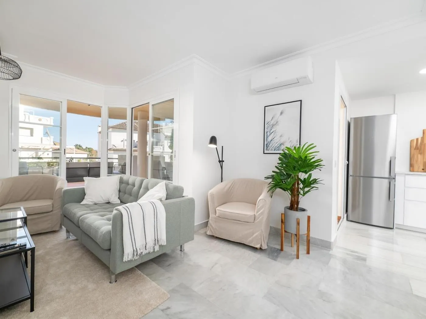 Apartment Senorio De Aloha 2 Bedroom Within Walking Distance To Puerto Banus Marbella