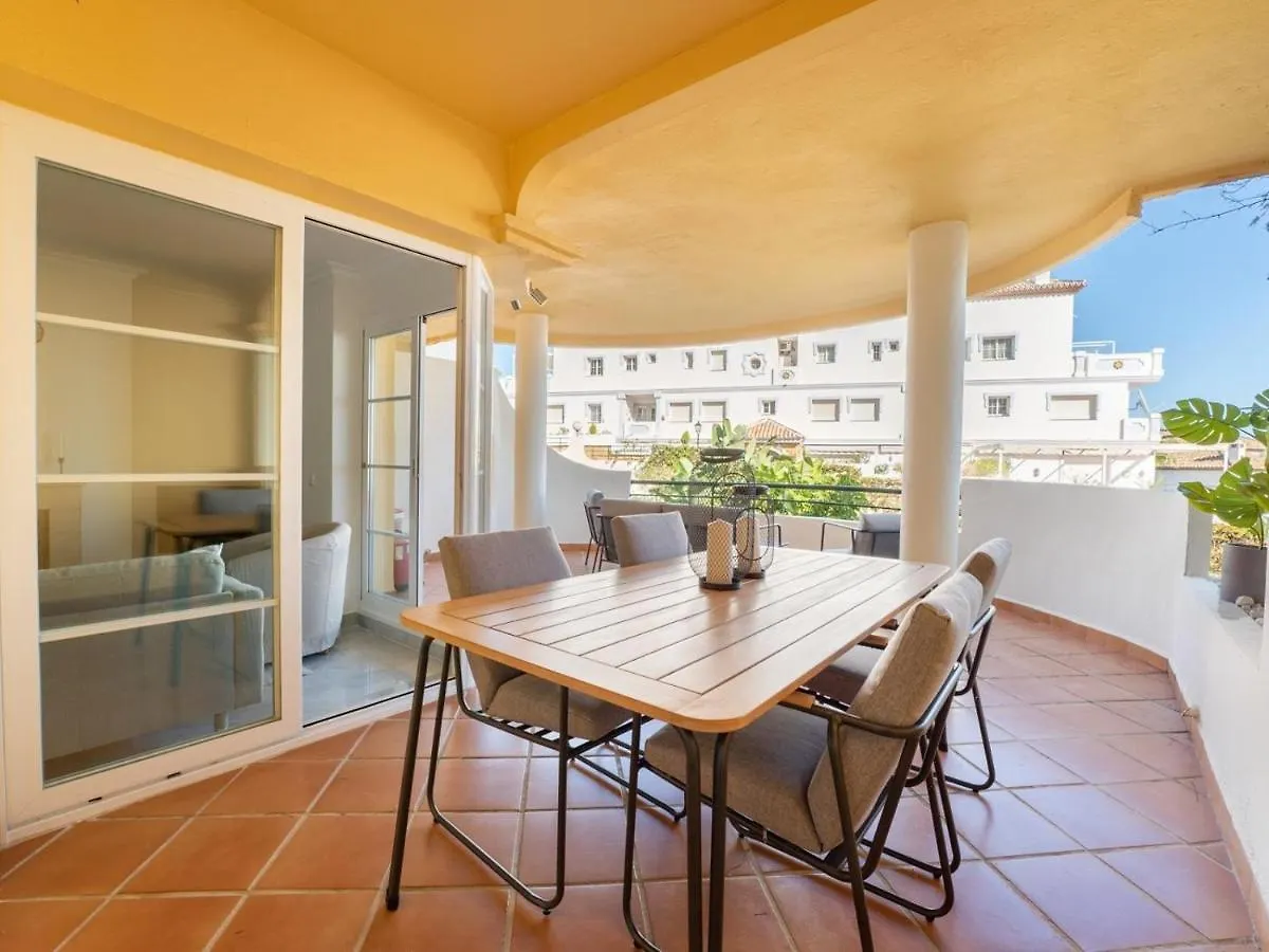 Senorio De Aloha 2 Bedroom Within Walking Distance To Puerto Banus Marbella