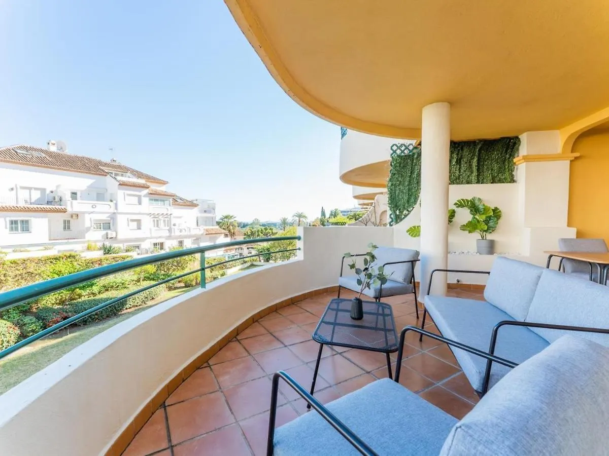 Senorio De Aloha 2 Bedroom Within Walking Distance To Puerto Banus Marbella Spain
