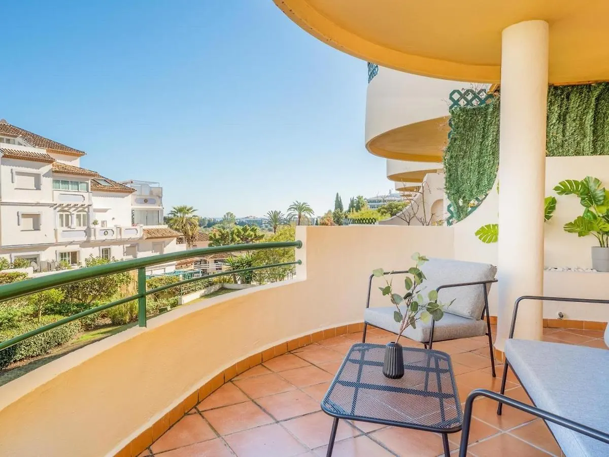 Senorio De Aloha 2 Bedroom Within Walking Distance To Puerto Banus Marbella Spain