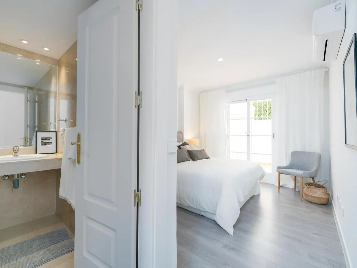 Senorio De Aloha 2 Bedroom Within Walking Distance To Puerto Banus Marbella