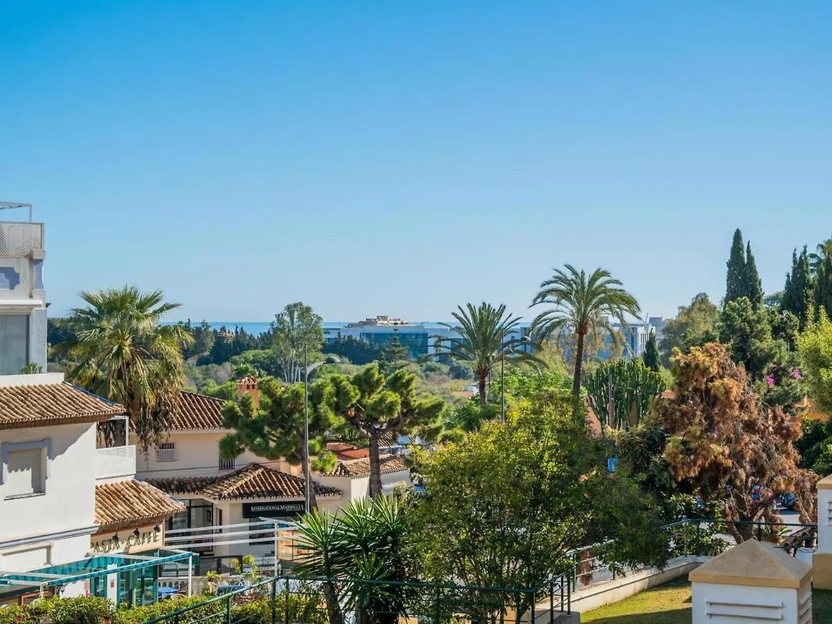 Senorio De Aloha 2 Bedroom Within Walking Distance To Puerto Banus Marbella